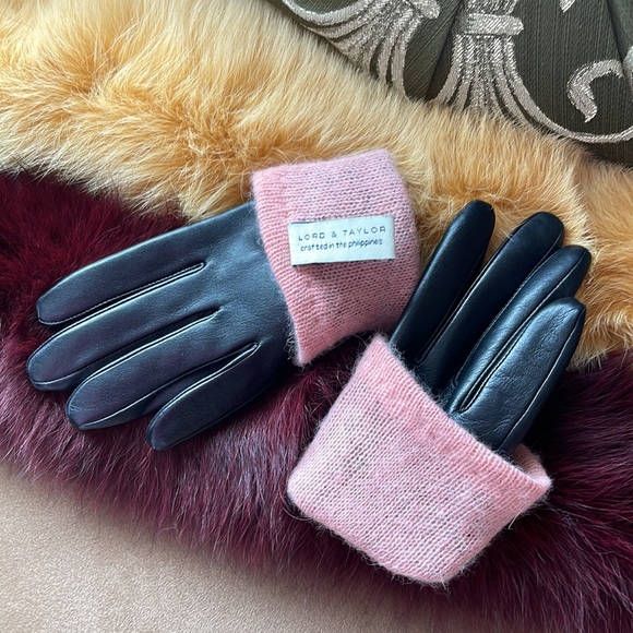 Leather gloves in black with delicate pink trimming and stitches - Picture 5 of 7